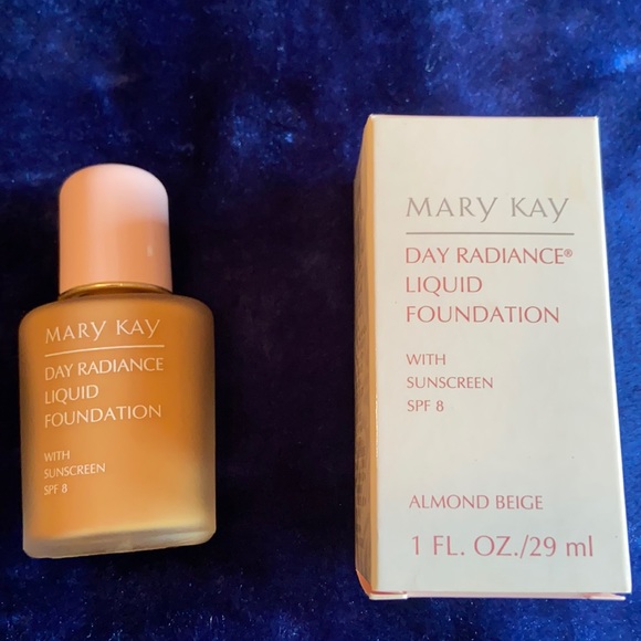 Mary Kay Radiance Foundation Almond Beige 6330